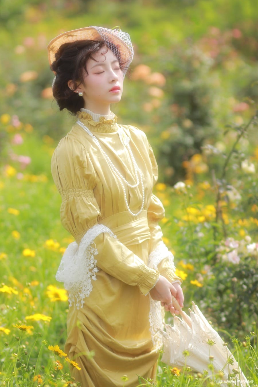 [YWW.ME] 庄园少女～在浪漫的小花园小憩 鹿离-4 - 像素点