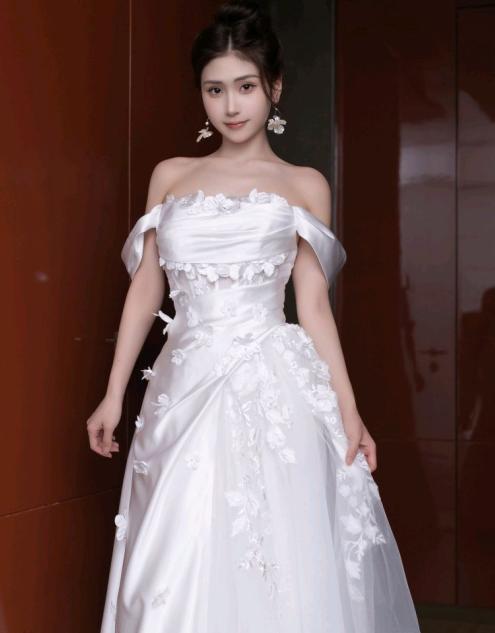 XiuRen秀人网 No.10814 刘婷婷 白色婚纱