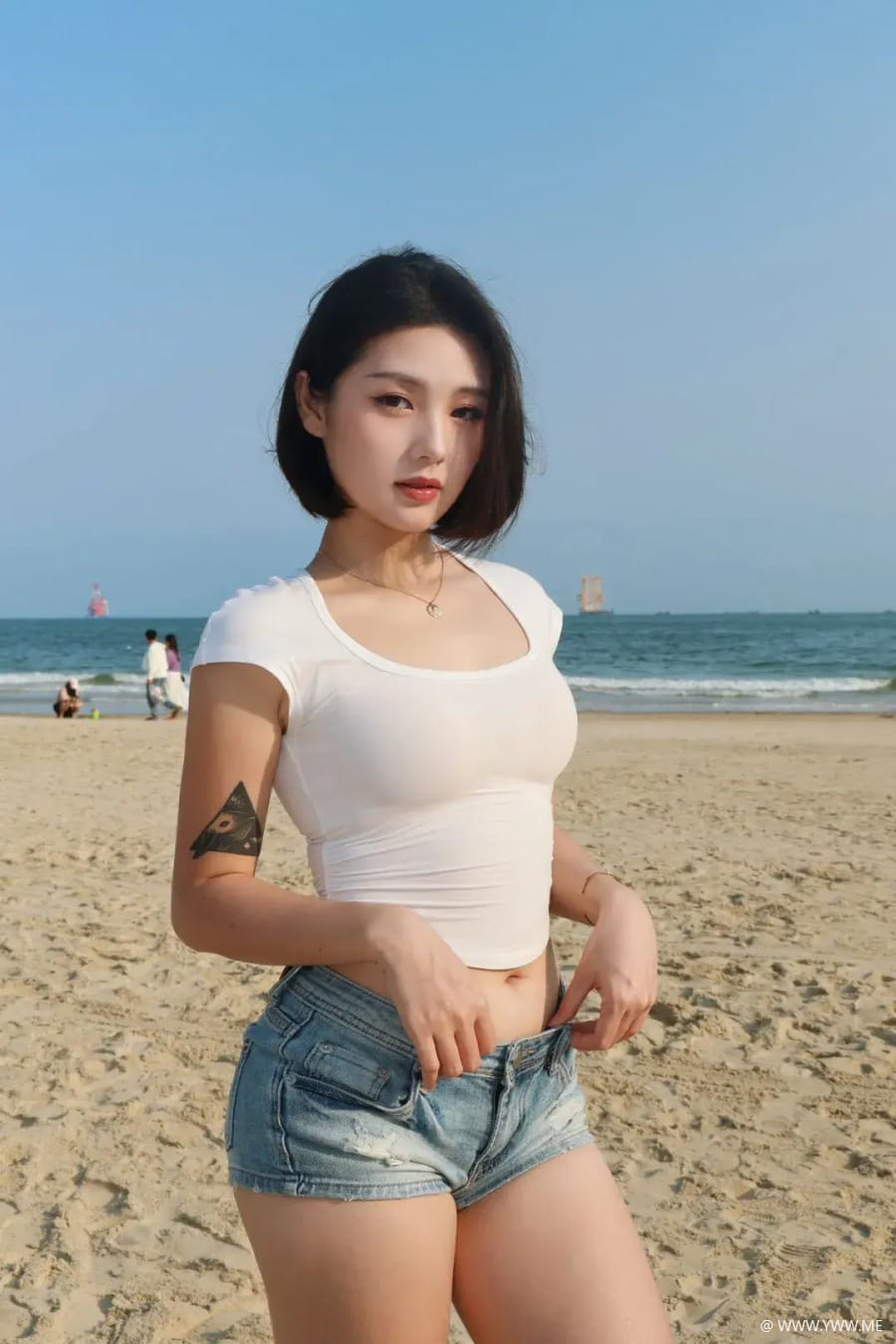 海边拍照，7个小动作，出片漂亮，自然好看显身材，松弛感满满-6 - 脱兔网