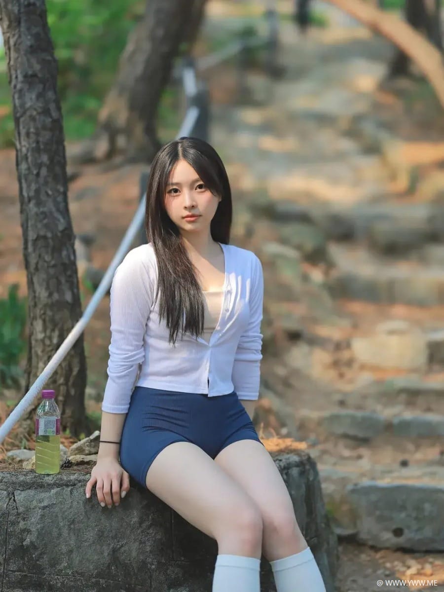 运动女生拍照，简单小动作，拍照阳光松弛好看，显身材又出片-4 - HDMISS