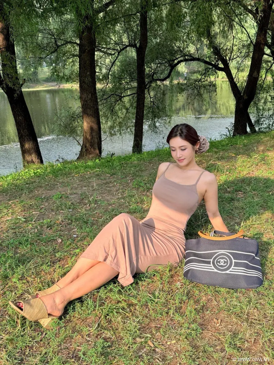 长裙公园拍照，7个动作，拍照自然有气质，出片漂亮显身材-6 - 像素点