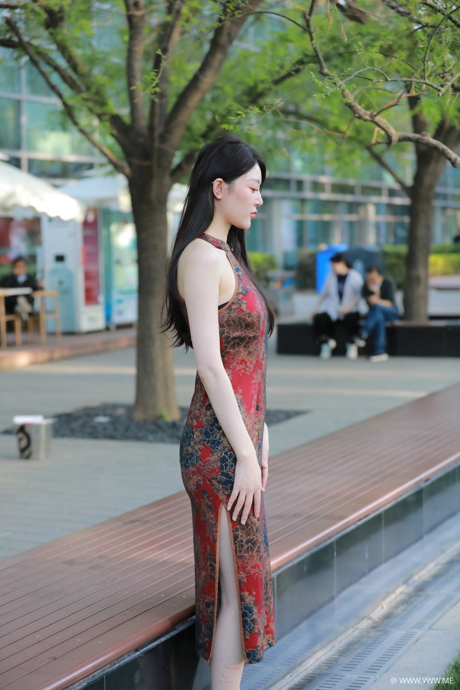 精选街拍 – 中式旗袍美女-2 - 脱兔网