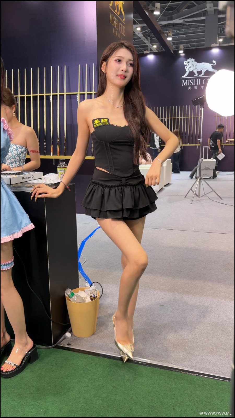 橙子摄影 – 美腿彩月-1 - 脱兔网