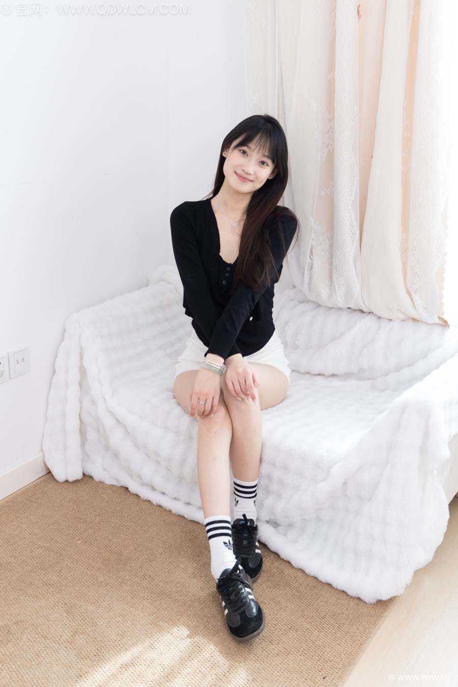 物恋传媒 NO.2663 山奈-帆布鞋、自然穿脏白棉袜-3 - HDMISS