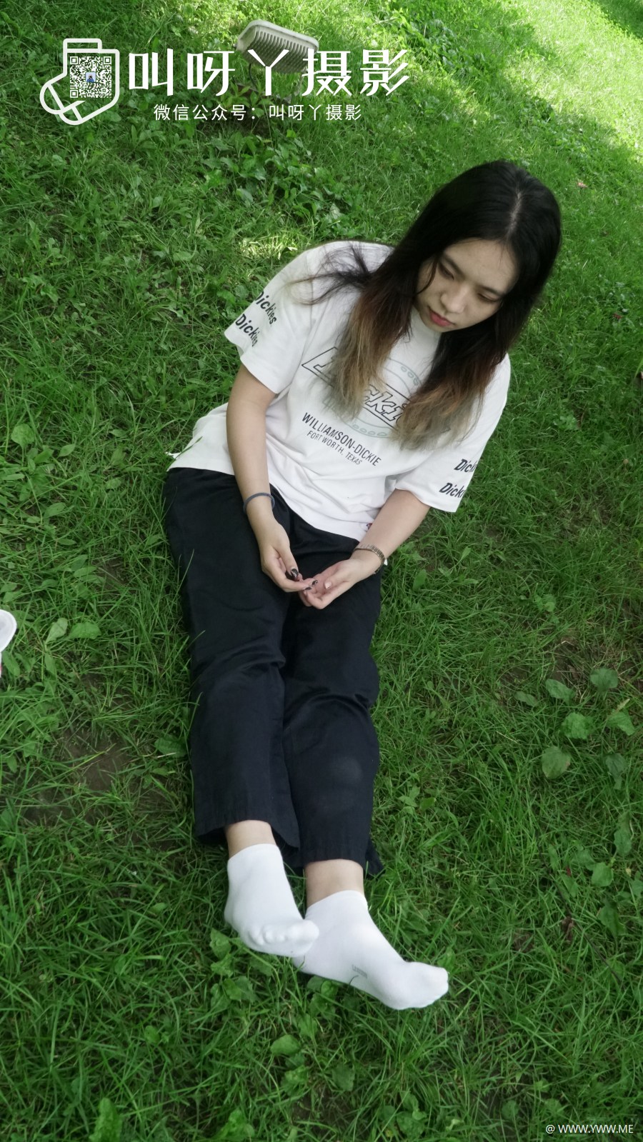 爱丫摄影 – GQ作品 室内与户外草坪-1 - 像素点