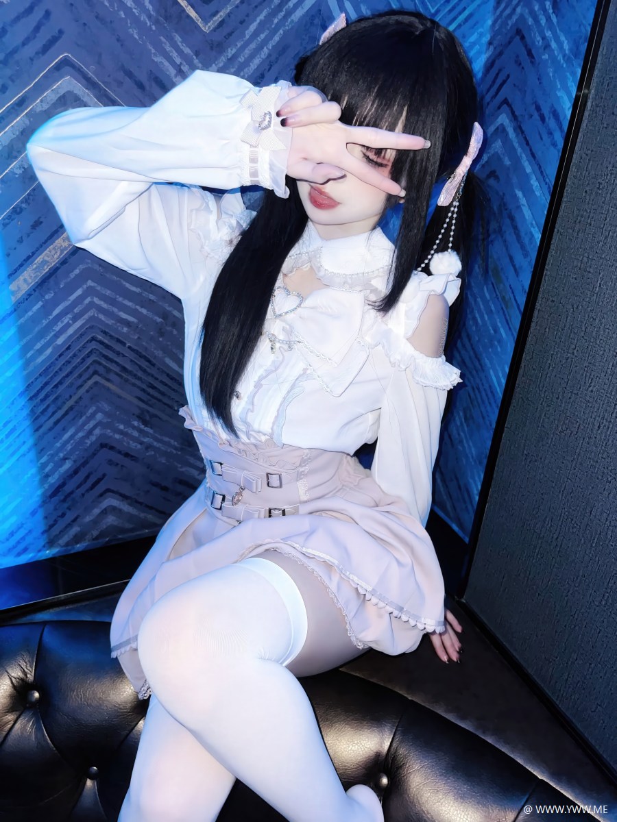 纸悦Etsu_ko – 与地雷系女子的ktv约会-3 - 尤丝