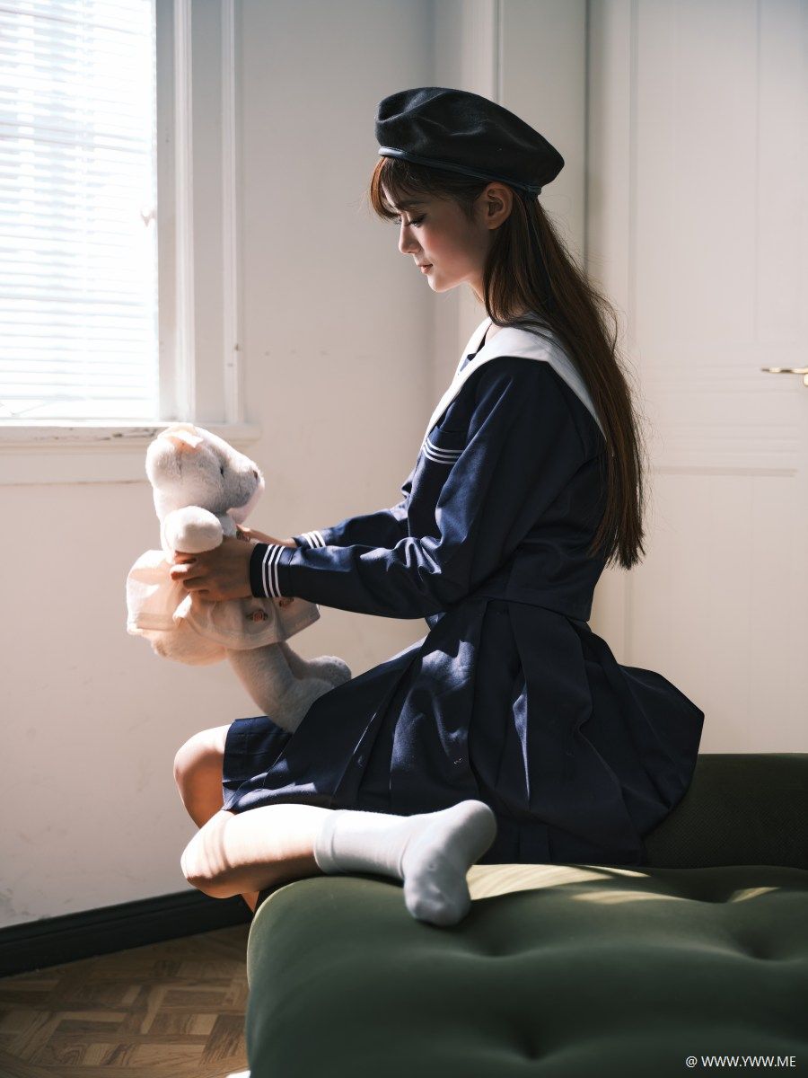 [YWW.ME] 水手服少女与小熊娃娃的午后 小山早见-1 - HDMISS