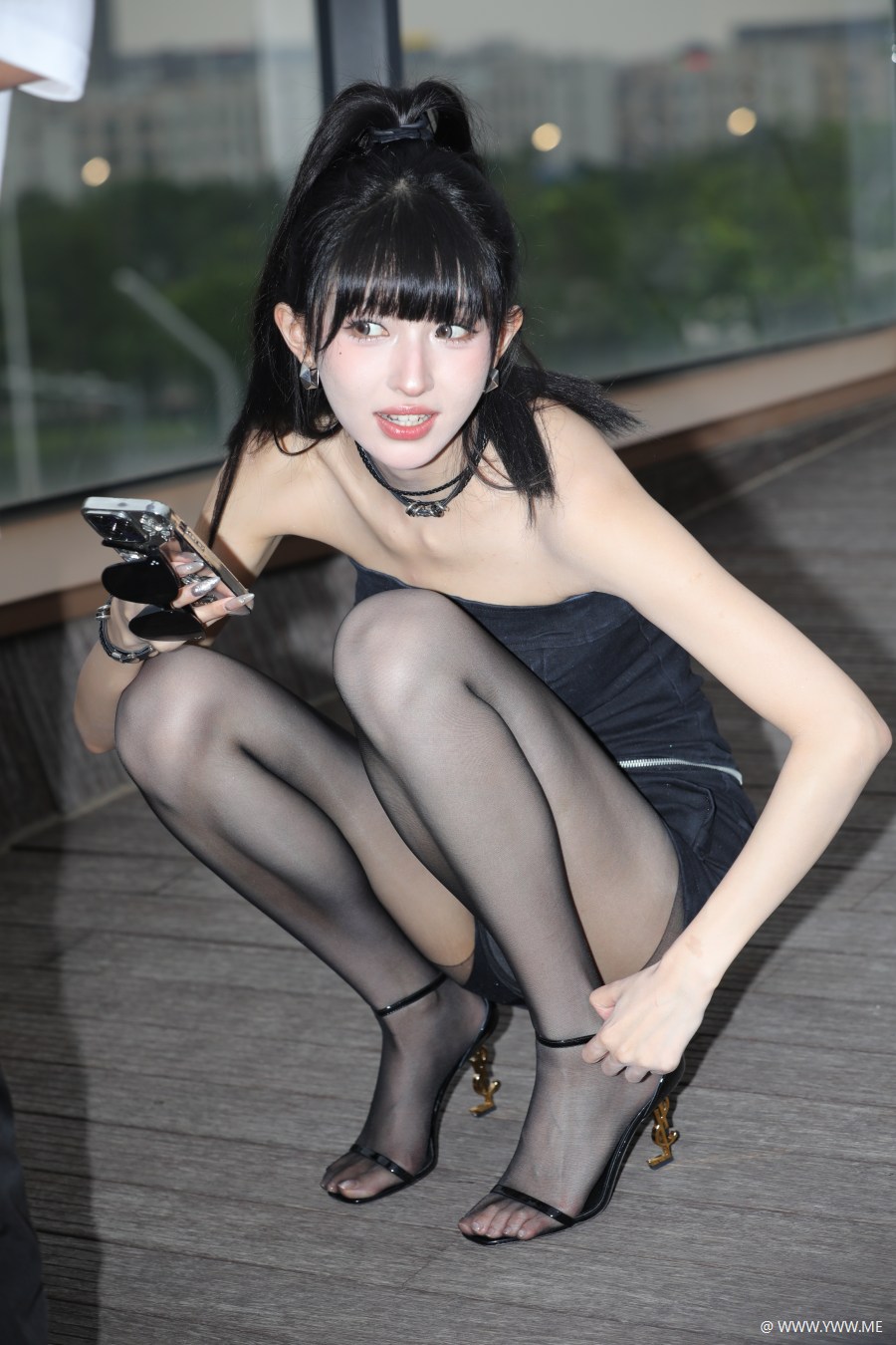 精选街拍 – 美腿凉高跟换鞋-2 - HDMISS