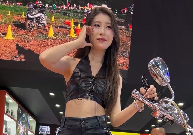 橙子摄影 – 机车长腿美女