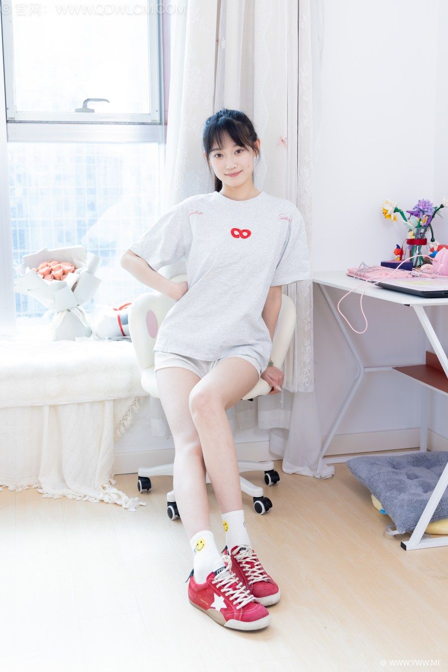 物恋传媒 NO.2680 山奈-帆布鞋、白棉袜-1 - 尤丝