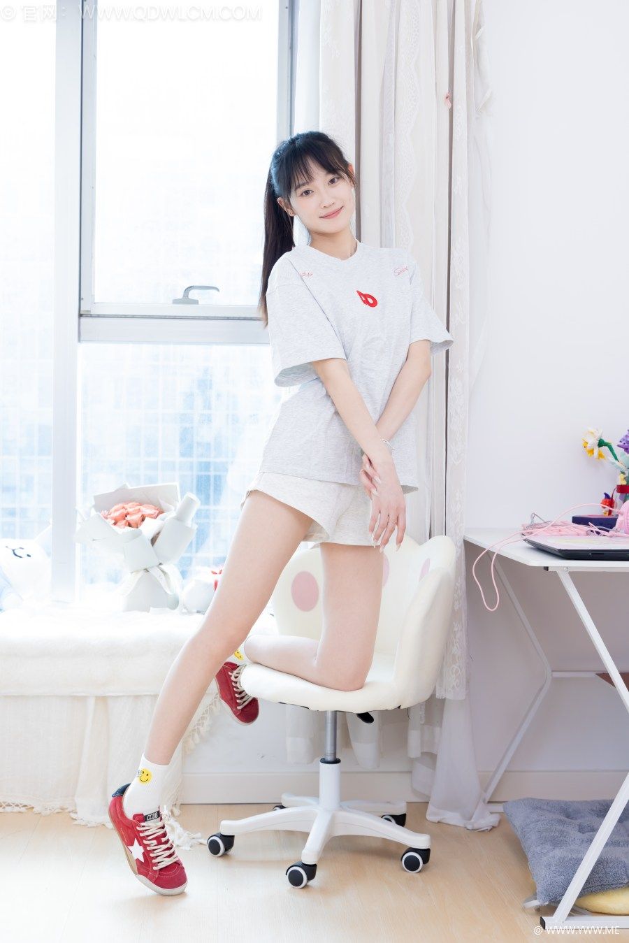 物恋传媒 NO.2680 山奈-帆布鞋、白棉袜-2 - 尤丝