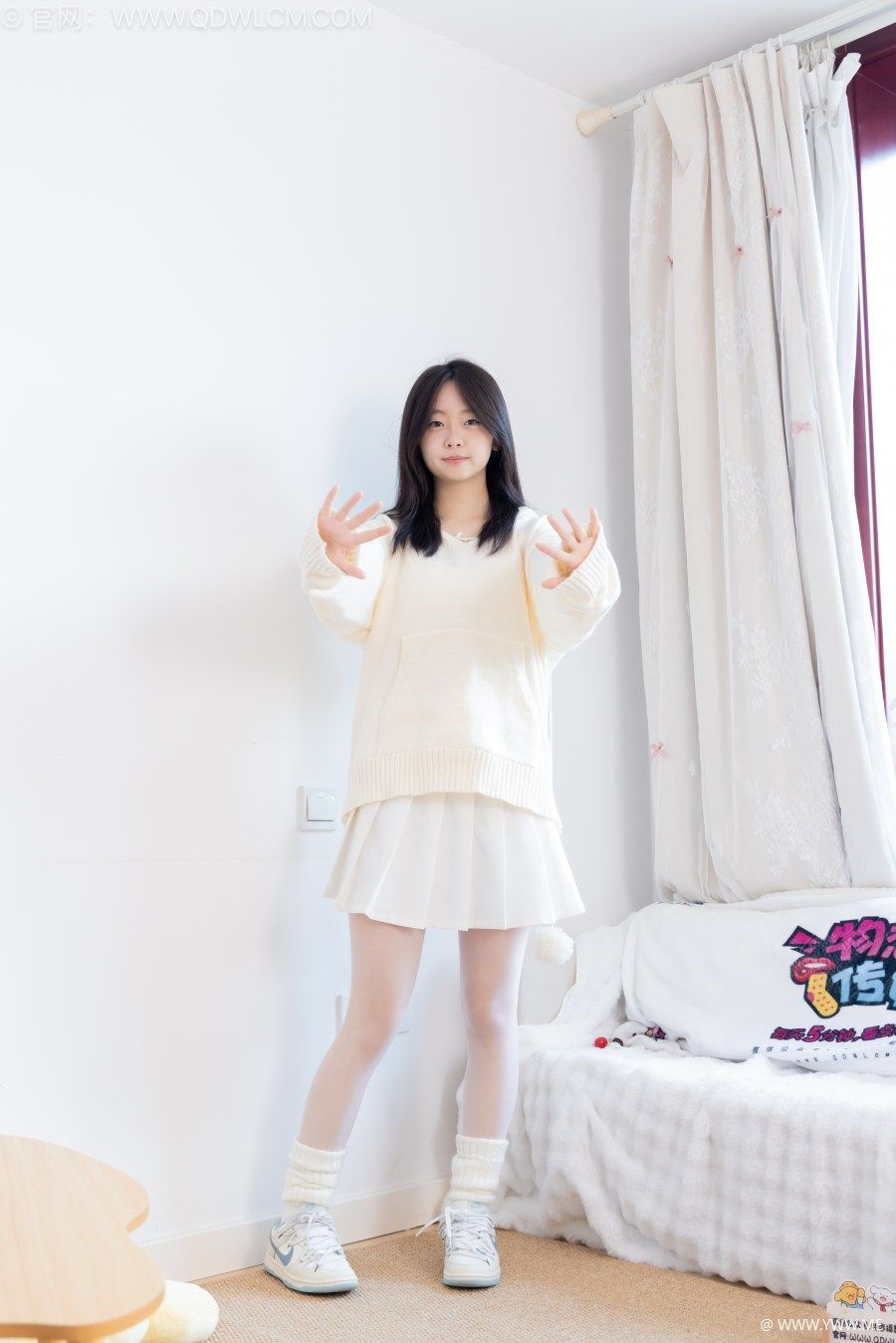 物恋传媒 NO.2683 萌萌-板鞋、堆堆袜套-4 - HDMISS