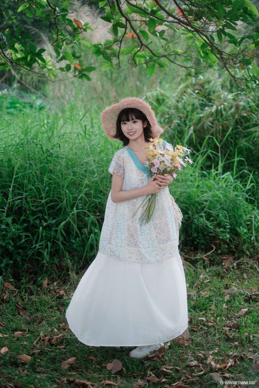 [YWW.ME] 夏日的浪漫，藏在漫野的绿意里 暗中讨饭-2 - HDMISS