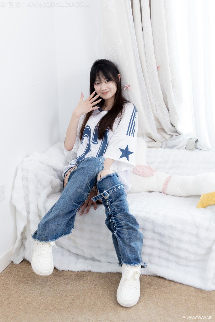 物恋传媒 NO.2694 山奈-板鞋、黑色网袜-4 - HDMISS