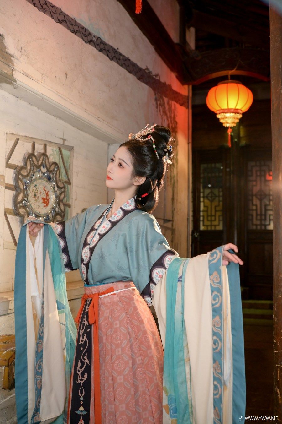 [YWW.ME] 窗影横斜 梅枝映雪 一襟冬意入汉服-1 - 脱兔网