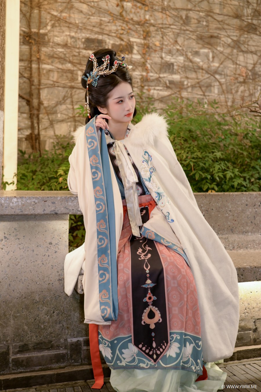 [YWW.ME] 窗影横斜 梅枝映雪 一襟冬意入汉服-4 - 脱兔网