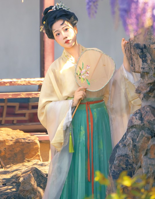 [YWW.ME] 紫藤挂云木 哆啦大王