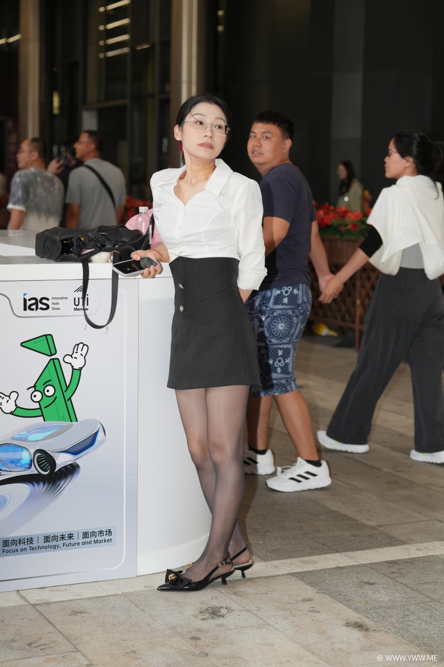 精选街拍 – 知性黑丝轻熟-1 - 脱兔网