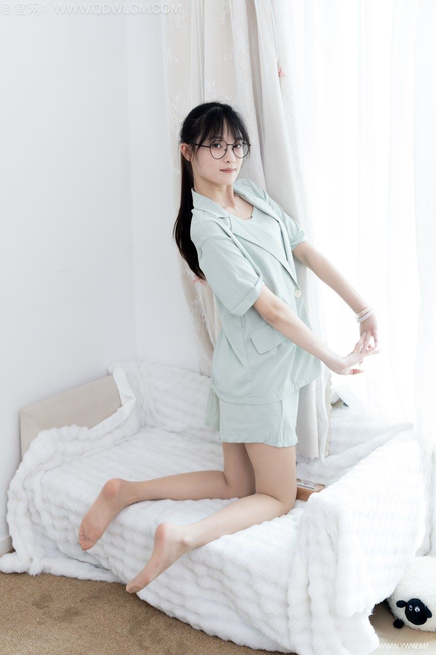 物恋传媒 NO.2708 山奈-三双高跟凉鞋、薄肉丝-1 - 尤丝