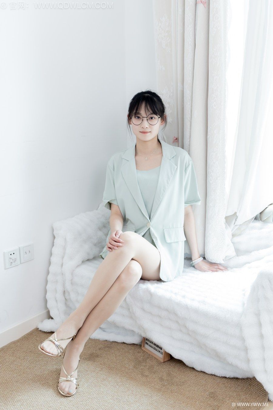 物恋传媒 NO.2708 山奈-三双高跟凉鞋、薄肉丝-3 - 尤丝