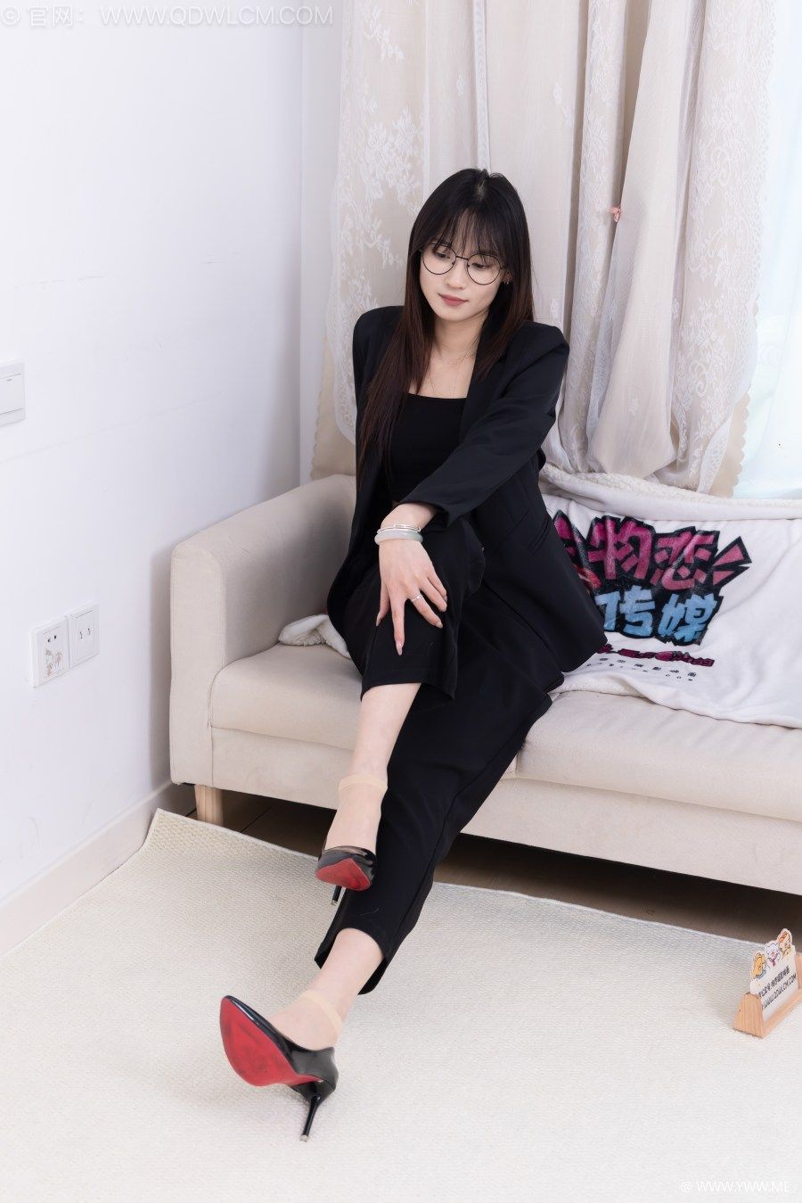 物恋传媒 NO.2716 山奈-高跟鞋、短肉丝-1 - 尤丝