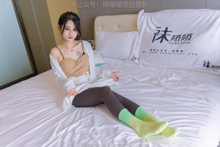 [袜啵啵] 积分限定作品 NO.014 苏苏-棉袜、厚丝袜、黄色皮筋绑脚剧情-1 - 脱兔网