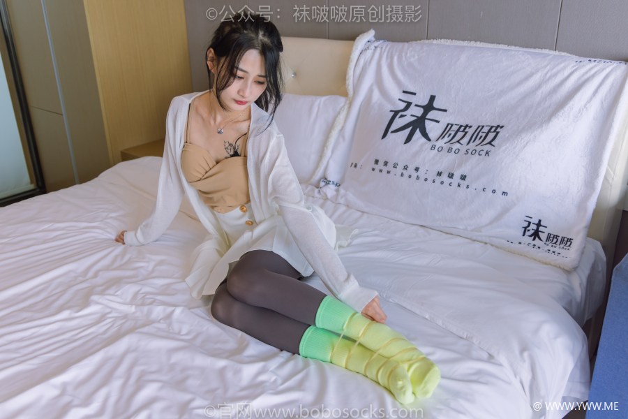 [袜啵啵] 积分限定作品 NO.014 苏苏-棉袜、厚丝袜、黄色皮筋绑脚剧情-2 - 脱兔网