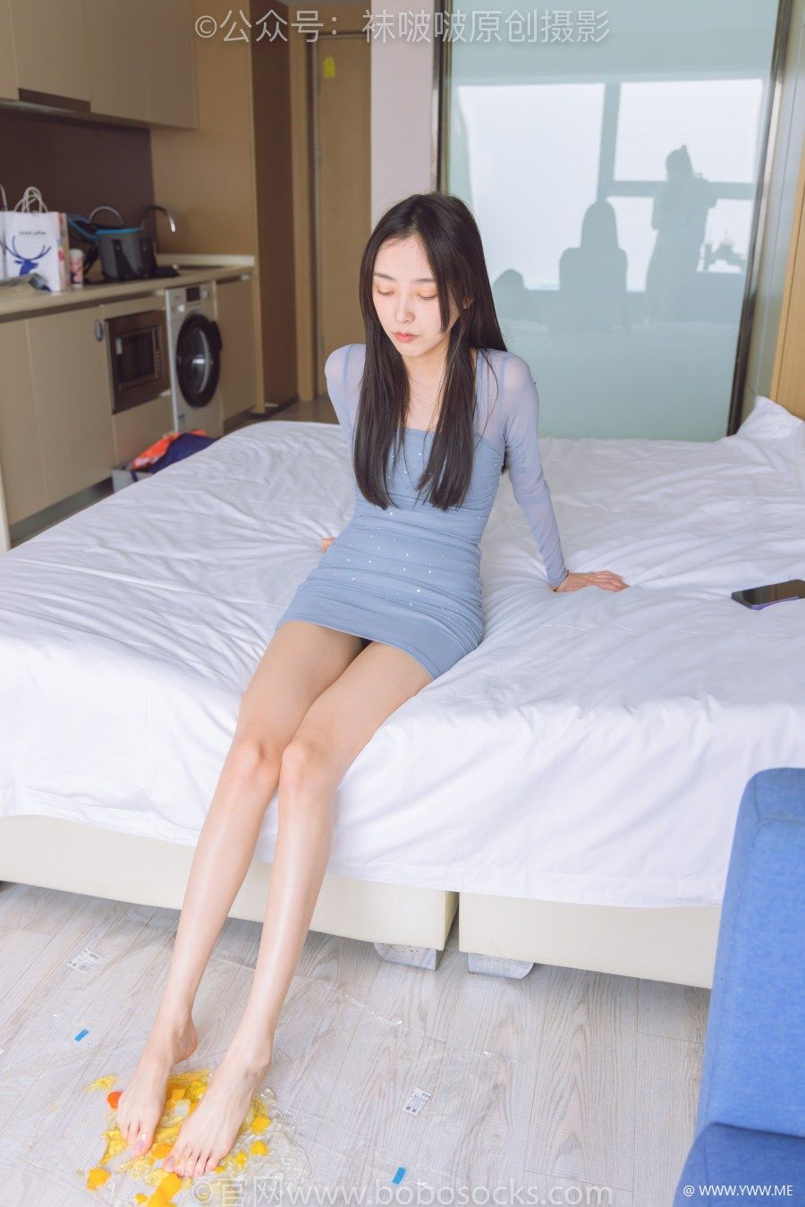 [袜啵啵] 积分限定作品 NO.015 稚予-凉鞋、油亮白丝、裸足、穿袜子和光脚踩果肉果冻剧情-1 - 脱兔网