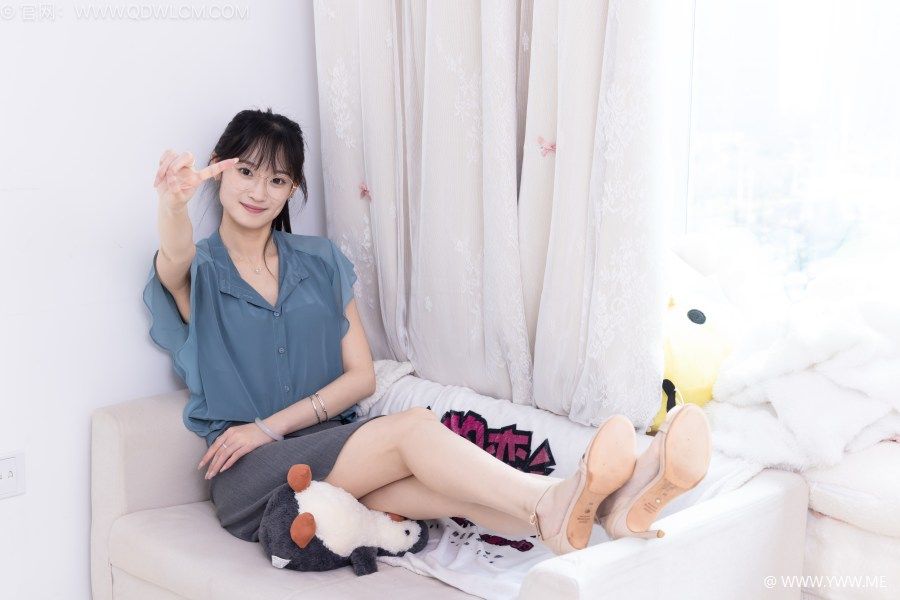 物恋传媒 NO.2725 山奈-三双高跟凉鞋、薄肉丝-2 - 像素点