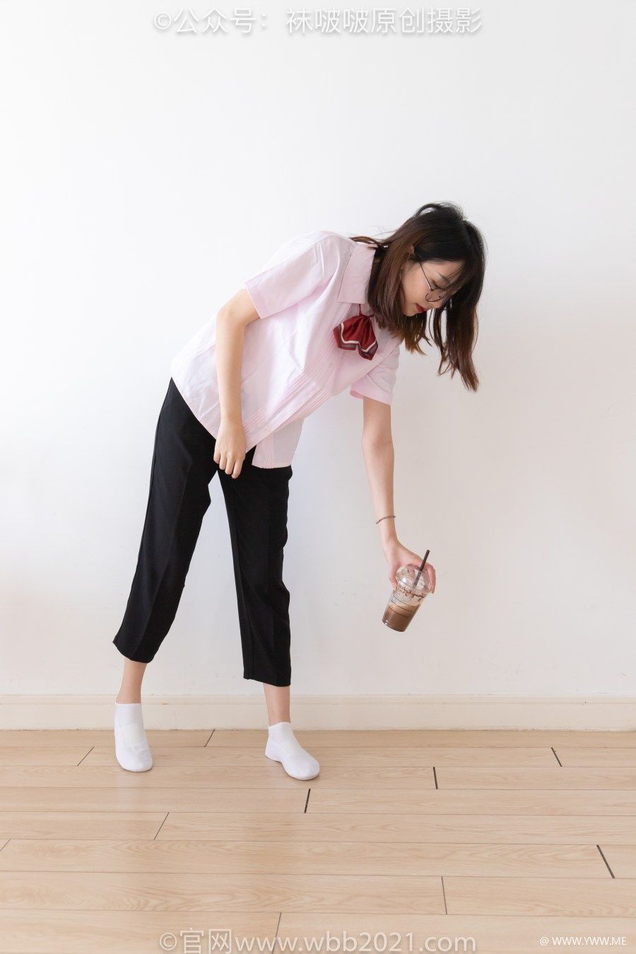 [袜啵啵] 积分限定作品 NO.043 小甜豆-校服、平底布鞋、白棉袜、裸足-4 - 尤丝