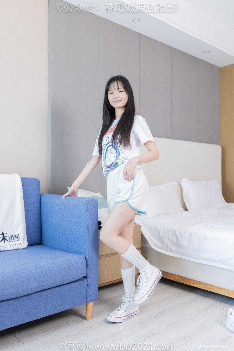 [袜啵啵] 积分限定作品 NO.046 甜甜圈-高帮和低帮匡威帆布鞋、板鞋、白棉袜、黑棉袜-3 - 尤丝