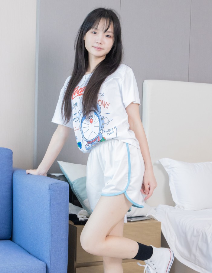 [袜啵啵] 积分限定作品 NO.046 甜甜圈-高帮和低帮匡威帆布鞋、板鞋、白棉袜、黑棉袜