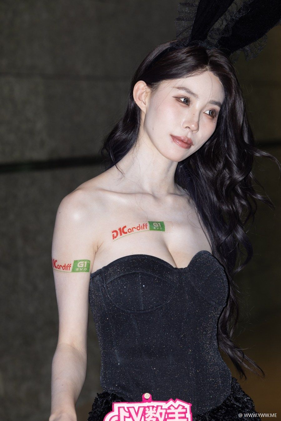 精选街拍 – 数羊女神的丰盈曲线黑丝-1 - 尤丝